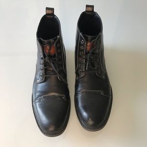 Banana Blues Size 10 Chukka Boot